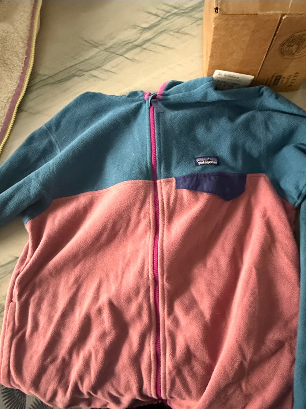 Patagonia Two-Tone Teal and Pink Kids Full-Zip Fleece Hoodie